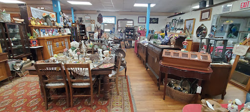 Camino Real Antiques