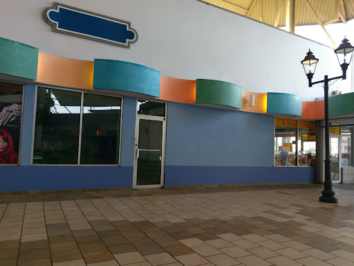 Carolina Shopping Court