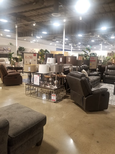 Jerome's Furniture & Mattress Store-Fountain Valley