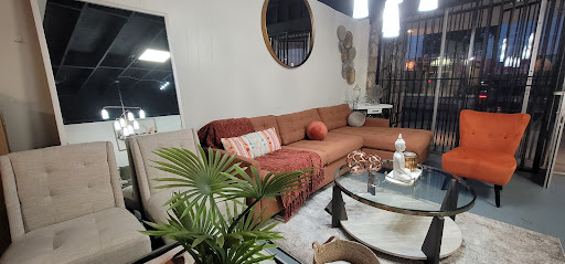 La casa de la reyna furniture store