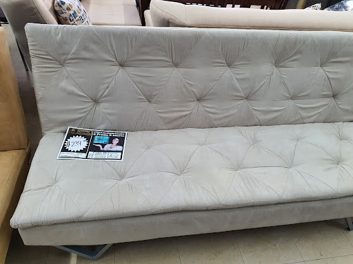 Mueblería en el Pulguero Showroom