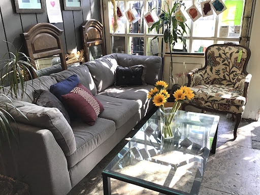 Urban University/urban furniture & boutique