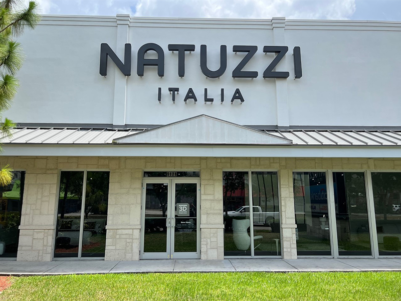 Natuzzi Italia Pinecrest - Sofá de lujo contemporáneo, diseño italiano elegante