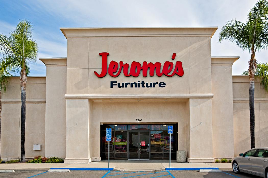 Colchón y Muebles de Exterior de Jerome’s Furniture – San Marcos