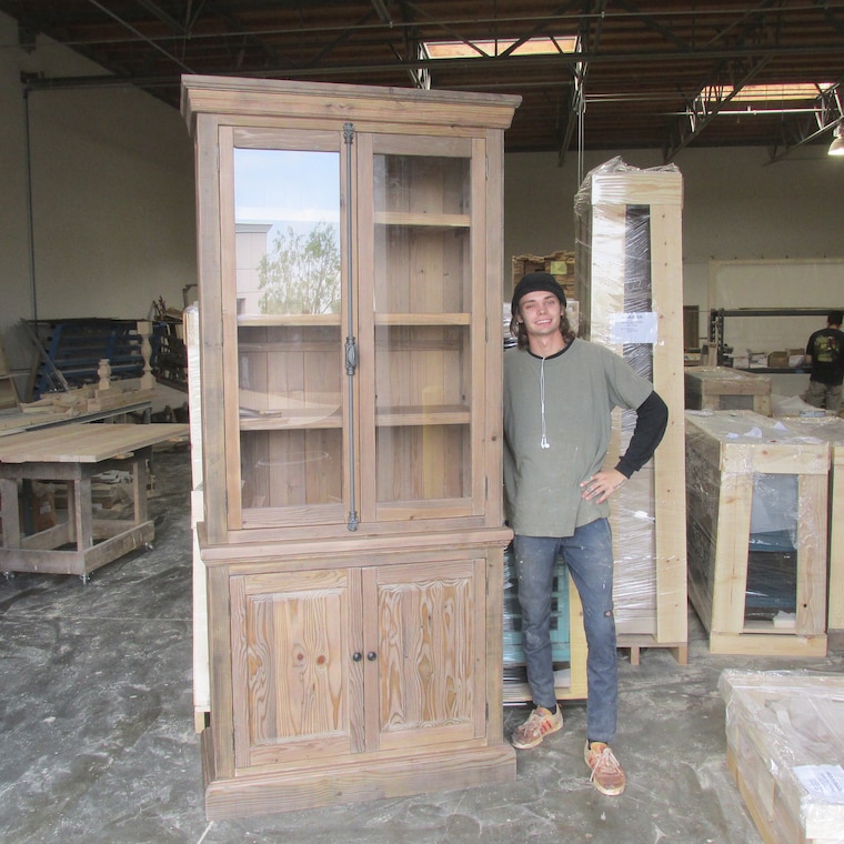 Vintage Mill Werks – Foto de Molino Antiguo con Estilo Retro e Industrial