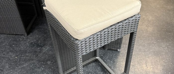 Patio Oasis 8 – Diseño de jardín moderno con fuentes, luces LED y mobiliario de exterior