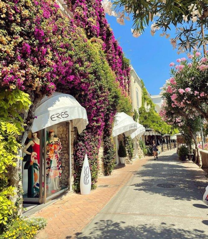 Tiendas Capri: Moda y Tendencias 2024 – Ropa, Calzado y Accesorios con Ofertas Exclusivas