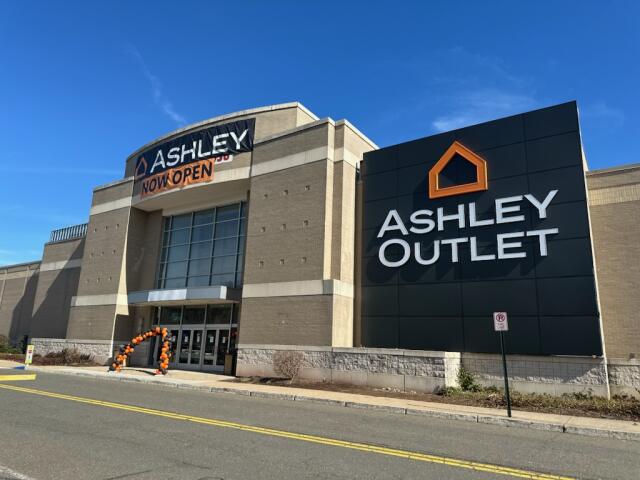 Muebles y decoración Ashley Outlet: ofertas exclusivas en sofás, mesas y más