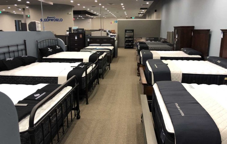 Mancini’s Sleepworld Monterey – Hotel de lujo con spa y vistas al mar