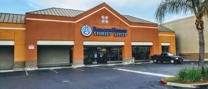 Beacon House Thrift Shop en Long Beach – Tienda de segunda mano con estilo vintage