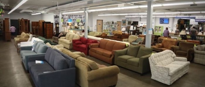 Muebles usados y hallazgos de thrift: ideas de decoración y ahorro