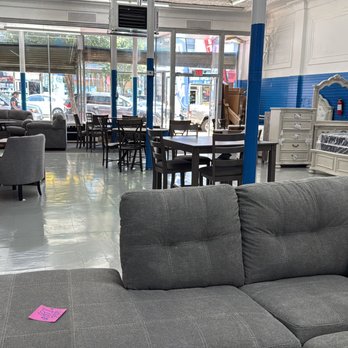 Muebles modernos de MK Plaza – Sofás, mesas y sillas de alta calidad para tu hogar