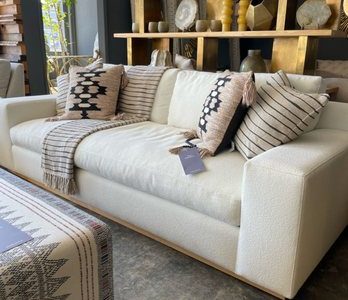 Muebles de diseño de The Joneses LA – Elegancia contemporánea y estilo en Los Ángeles